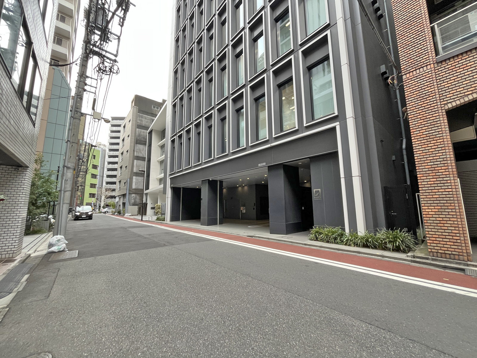 藤和内神田ビル前面通り