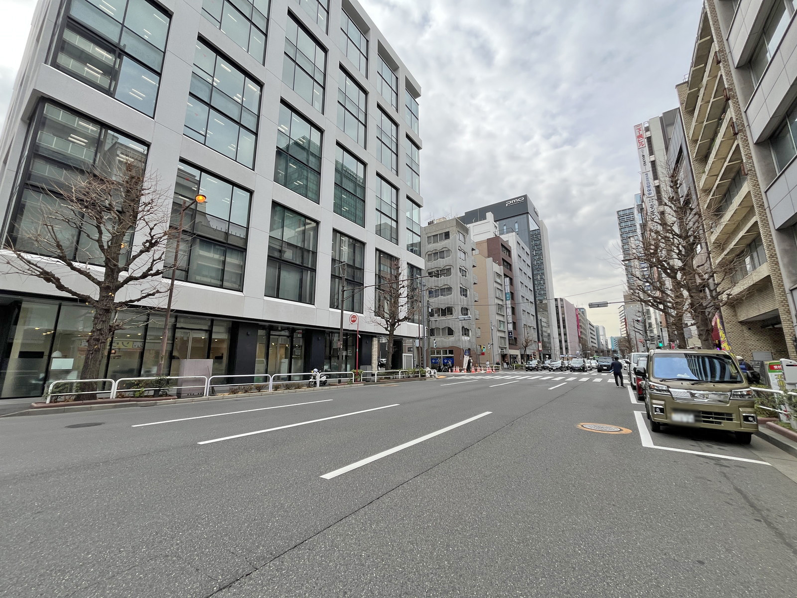 冨士神田ビル前面の神田警察通り