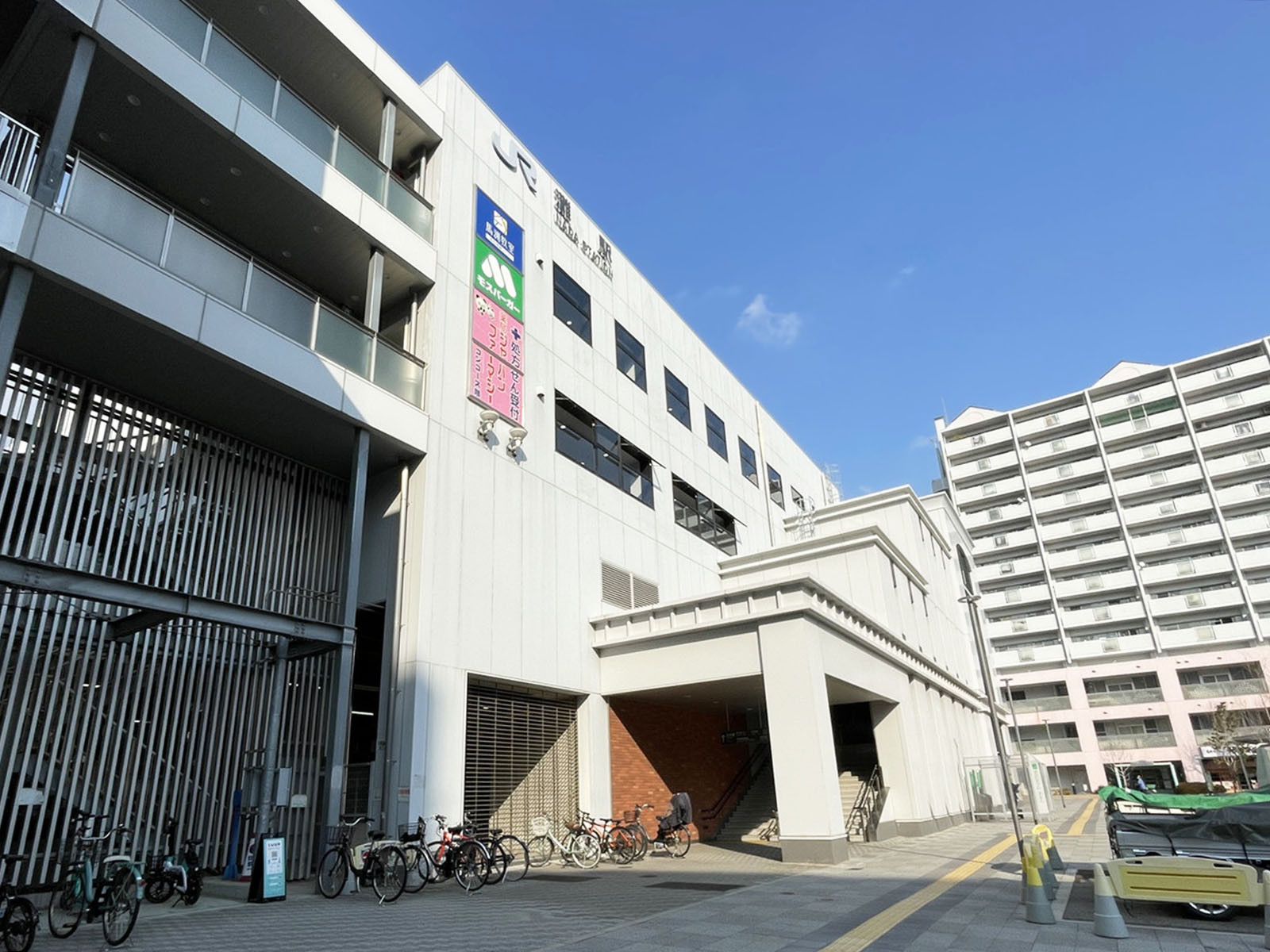 最寄りの「灘駅」