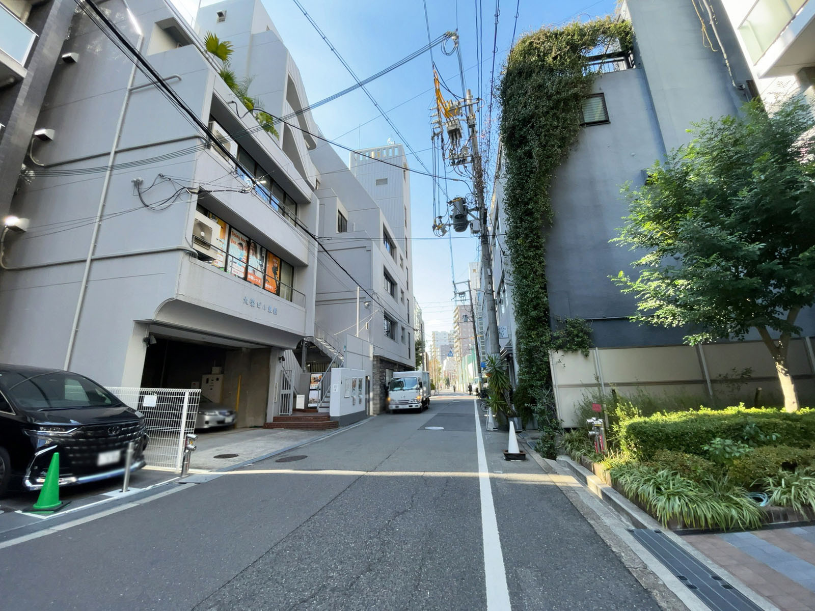 京町堀1丁目ビル前面の通り