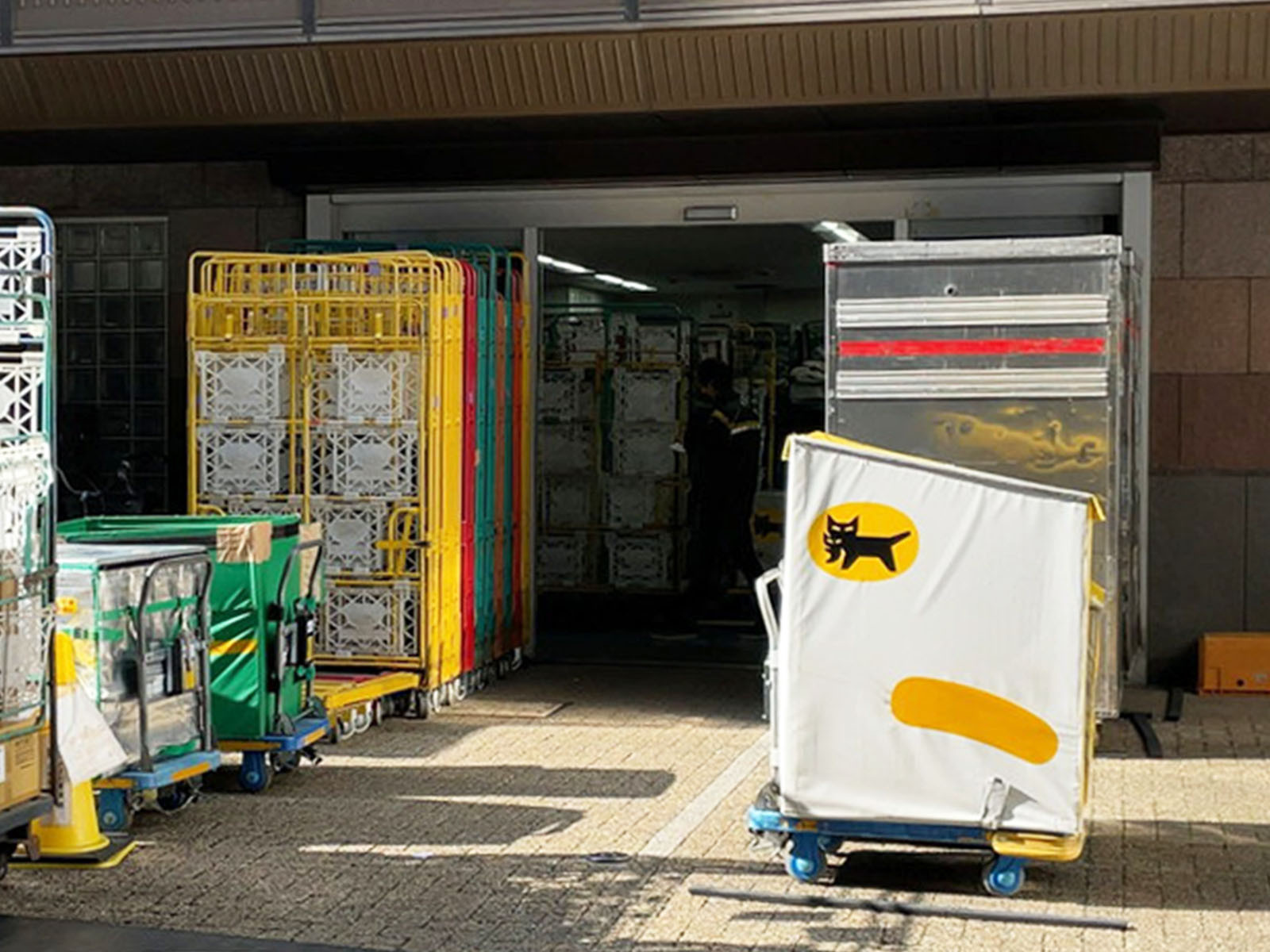 隣にあるヤマト運輸 北御堂営業所