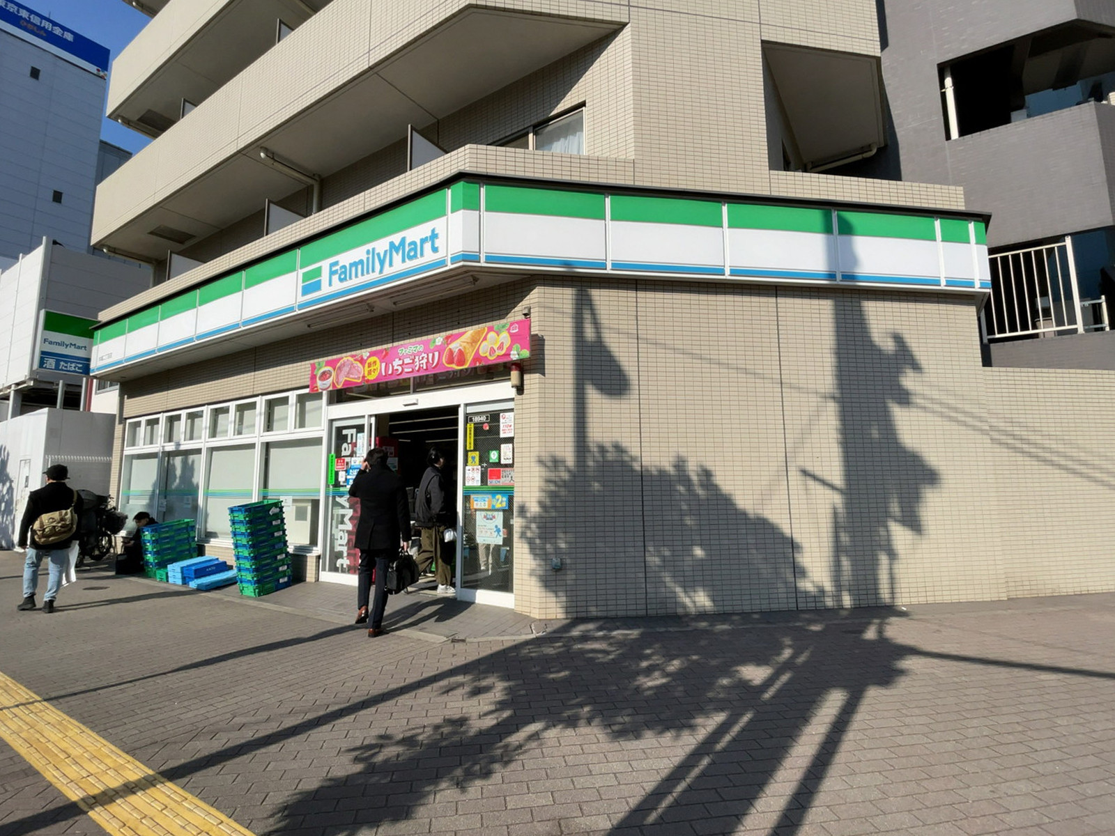 徒歩1分のファミリーマート 木場二丁目店