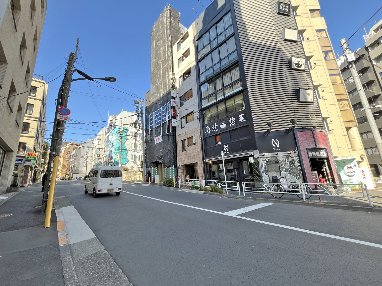 エースビルディング前面通り