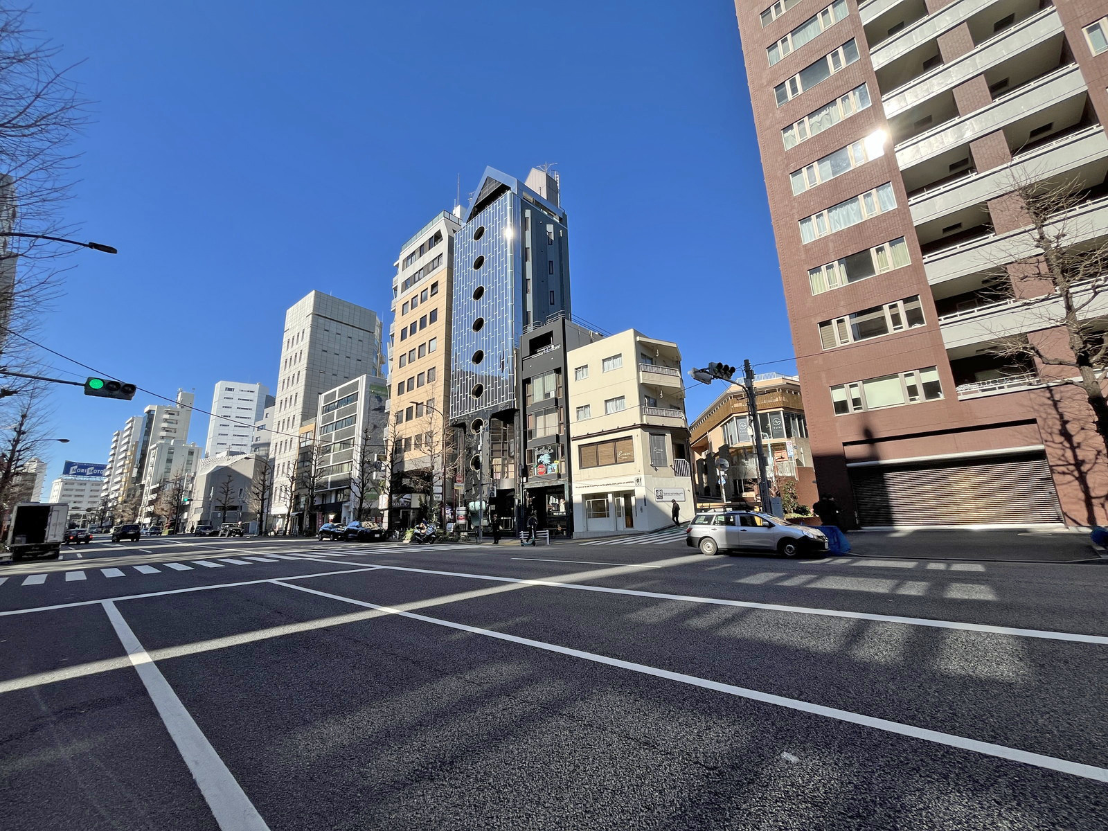 エスペランサ恵比寿前面の駒沢通り