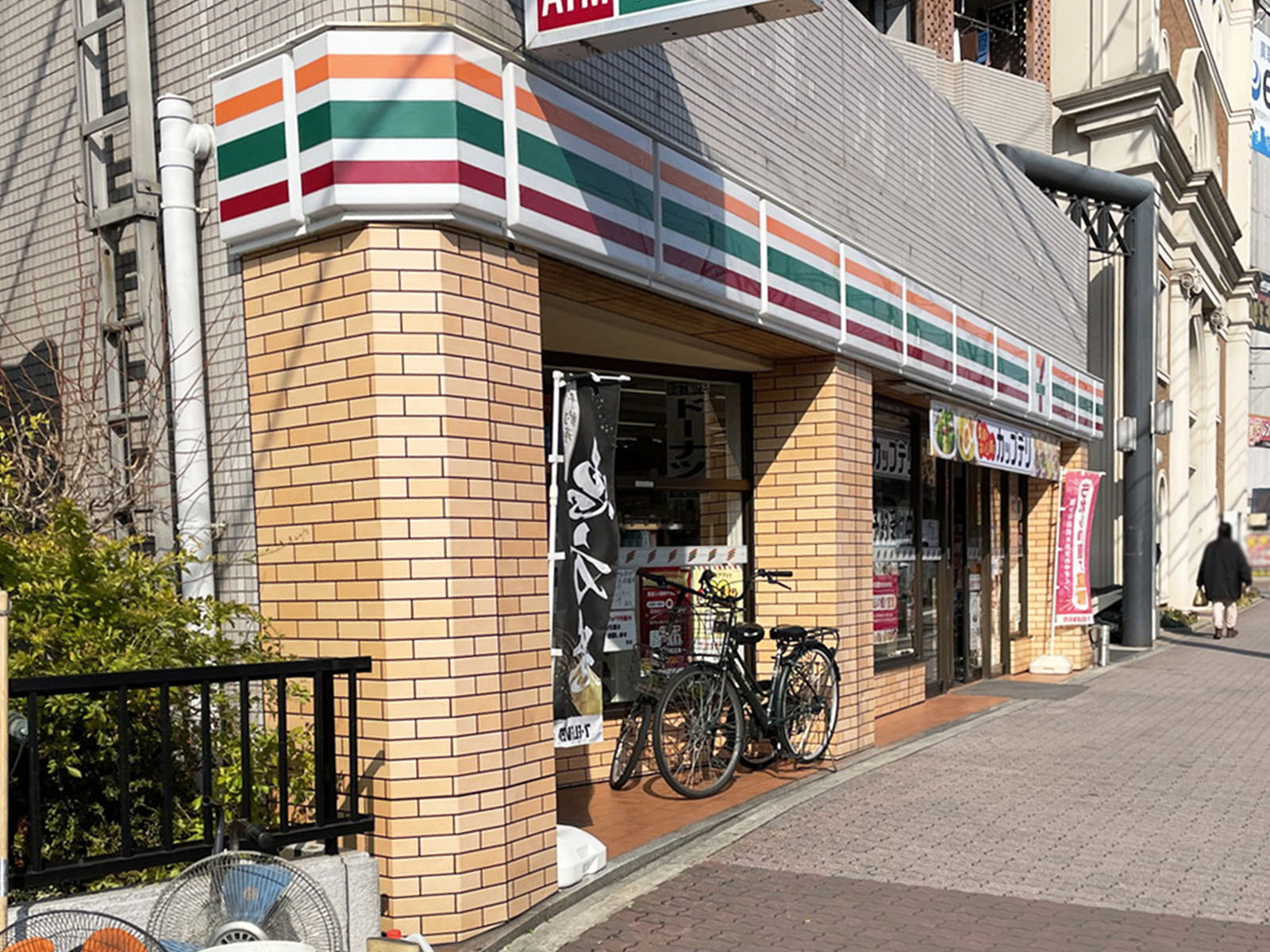近くのセブンイレブン 神戸三宮駅東店