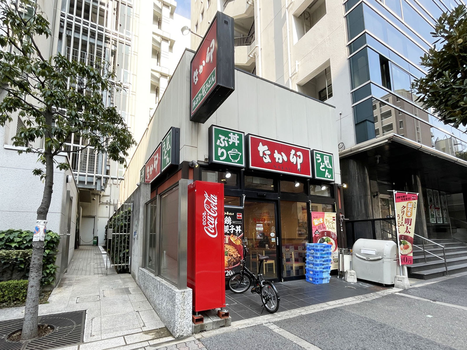 斜め向かいにあるなか卯 三宮御幸通店