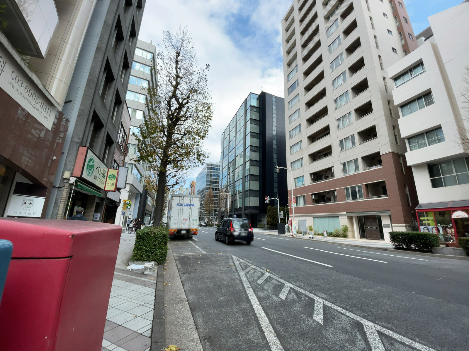 日本橋人形町スクエア前面の通り