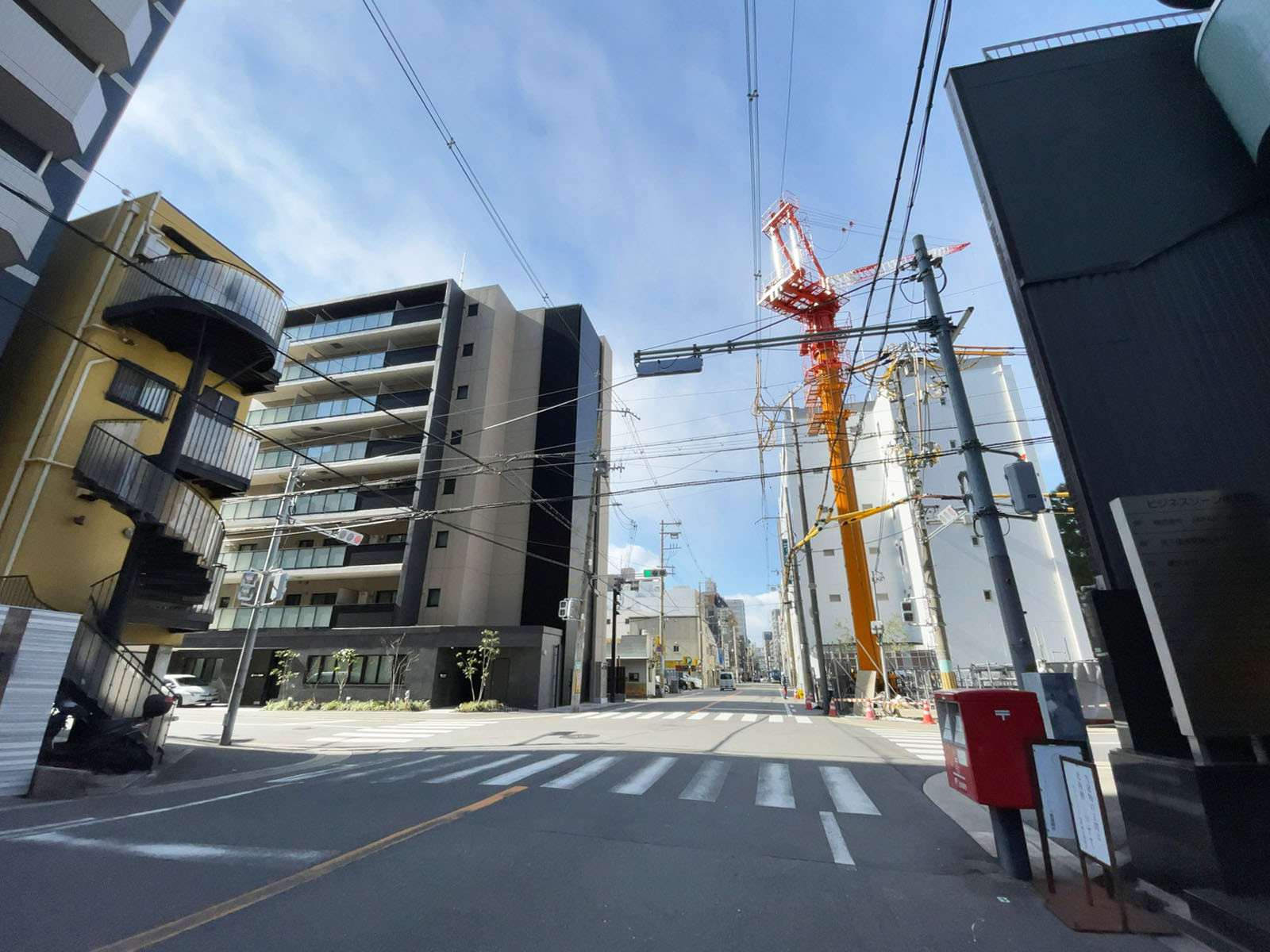 ビジネスゾーン本町西前面の通り