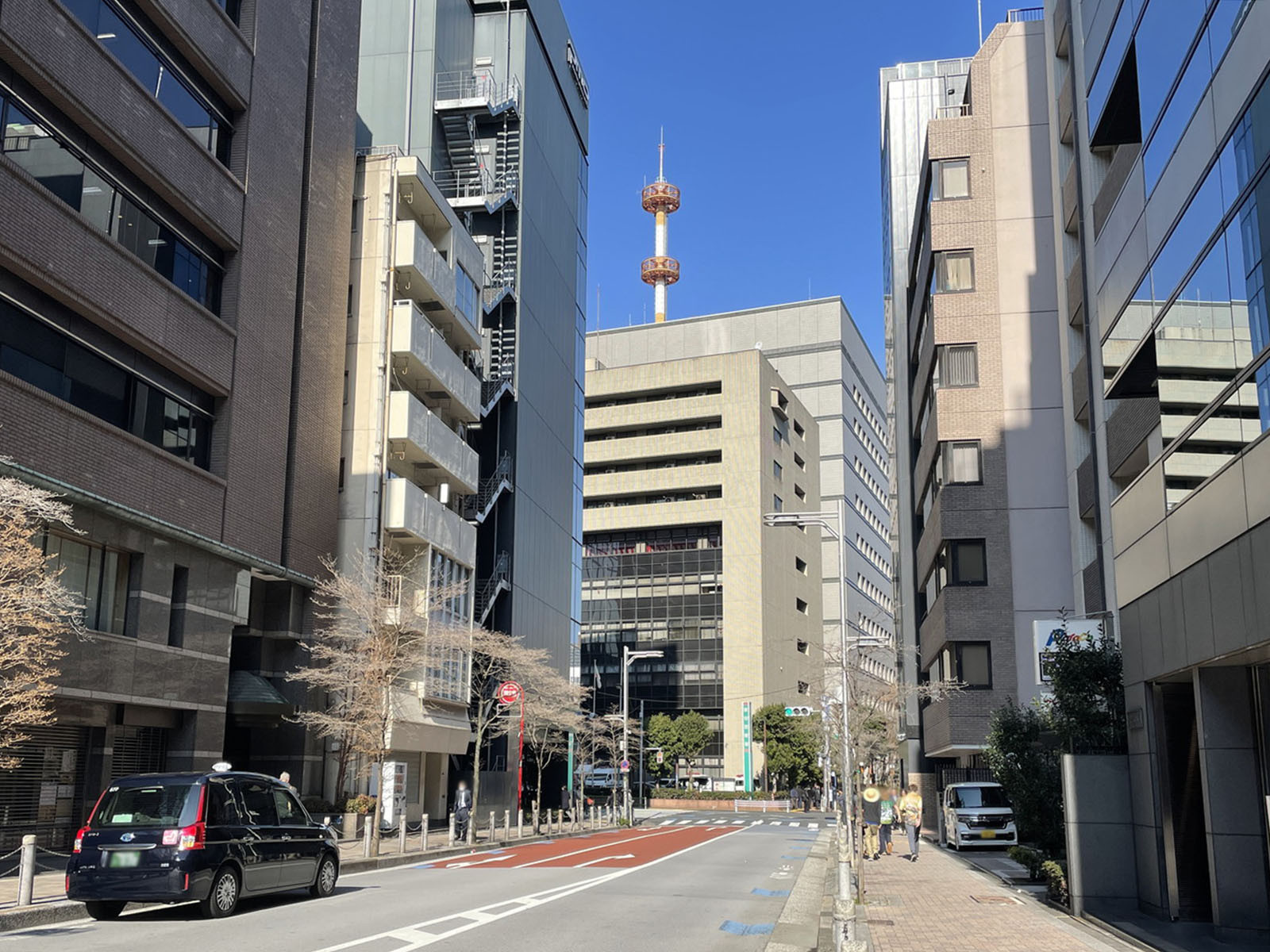 芝大門トーセイビル前面の通り