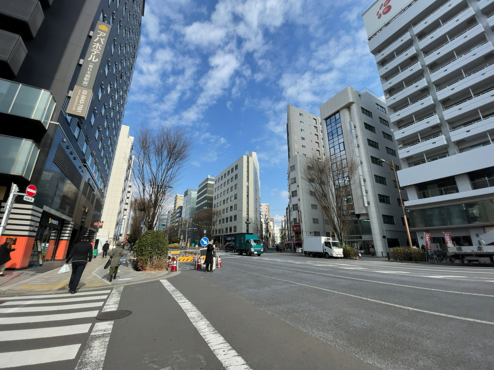 MKT東日本橋ビル前面の通り