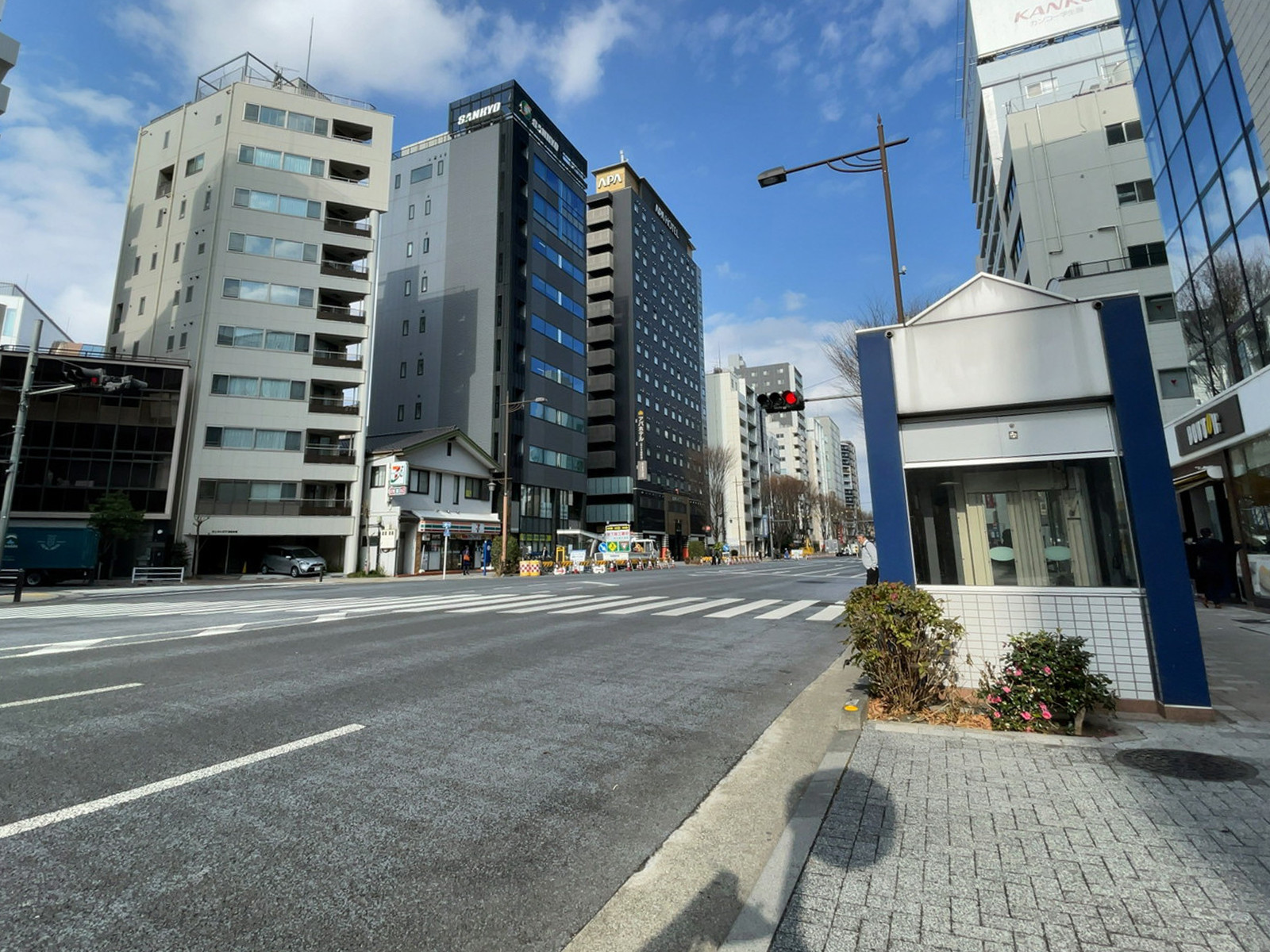 東日本橋セントラルプレイス前面の通り