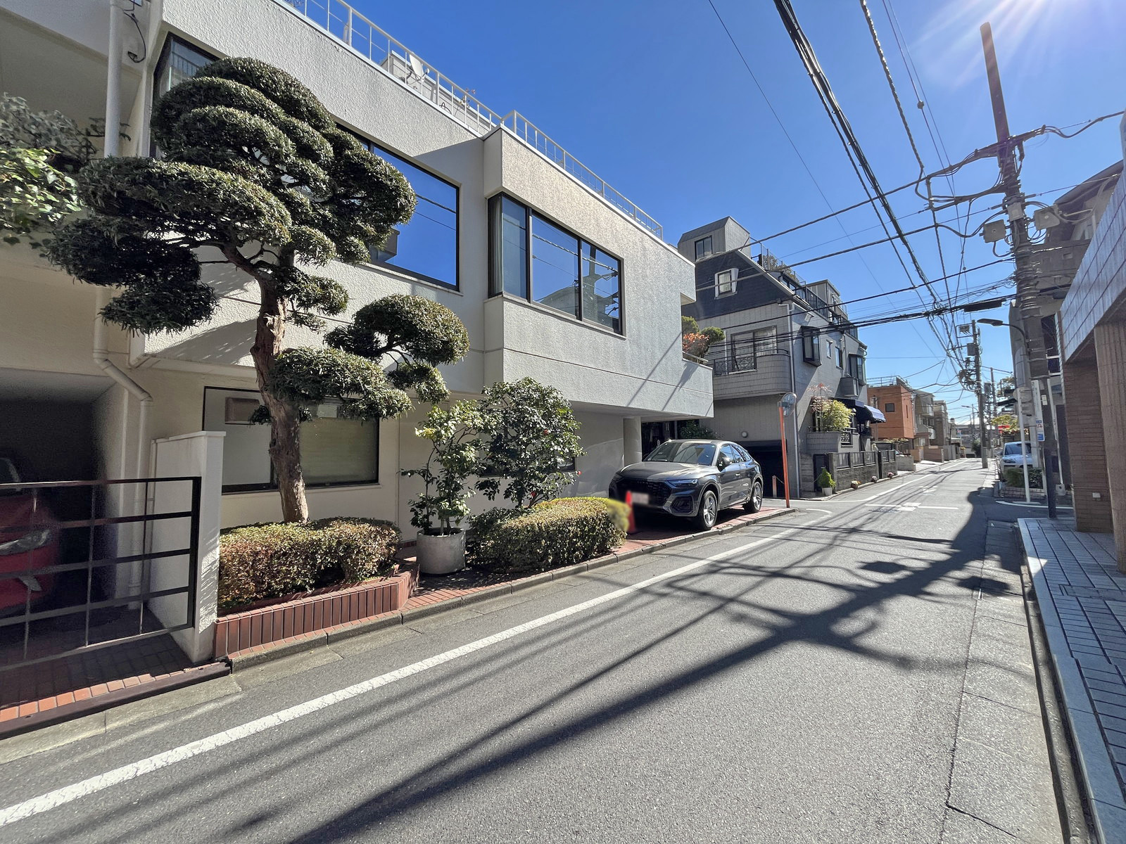 サンライズ青山前面通り