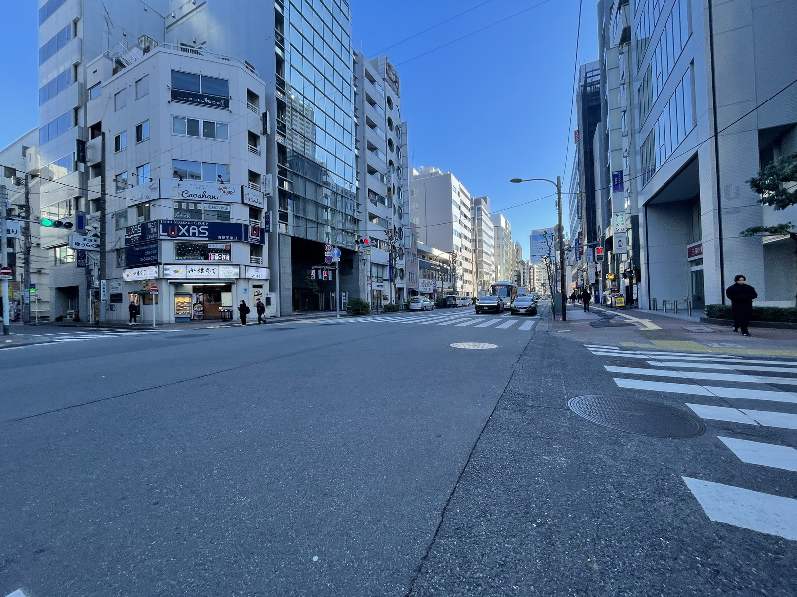 五反田中央ビル前面の通り