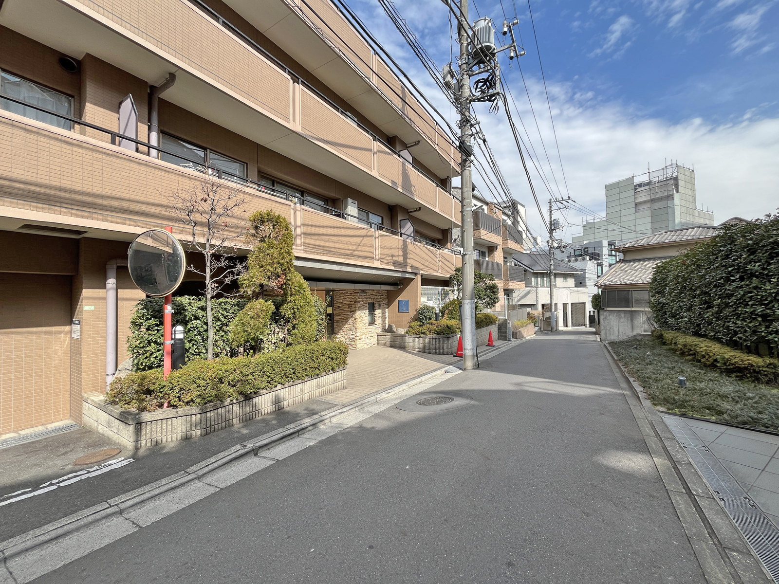 AB PALACE前面通り