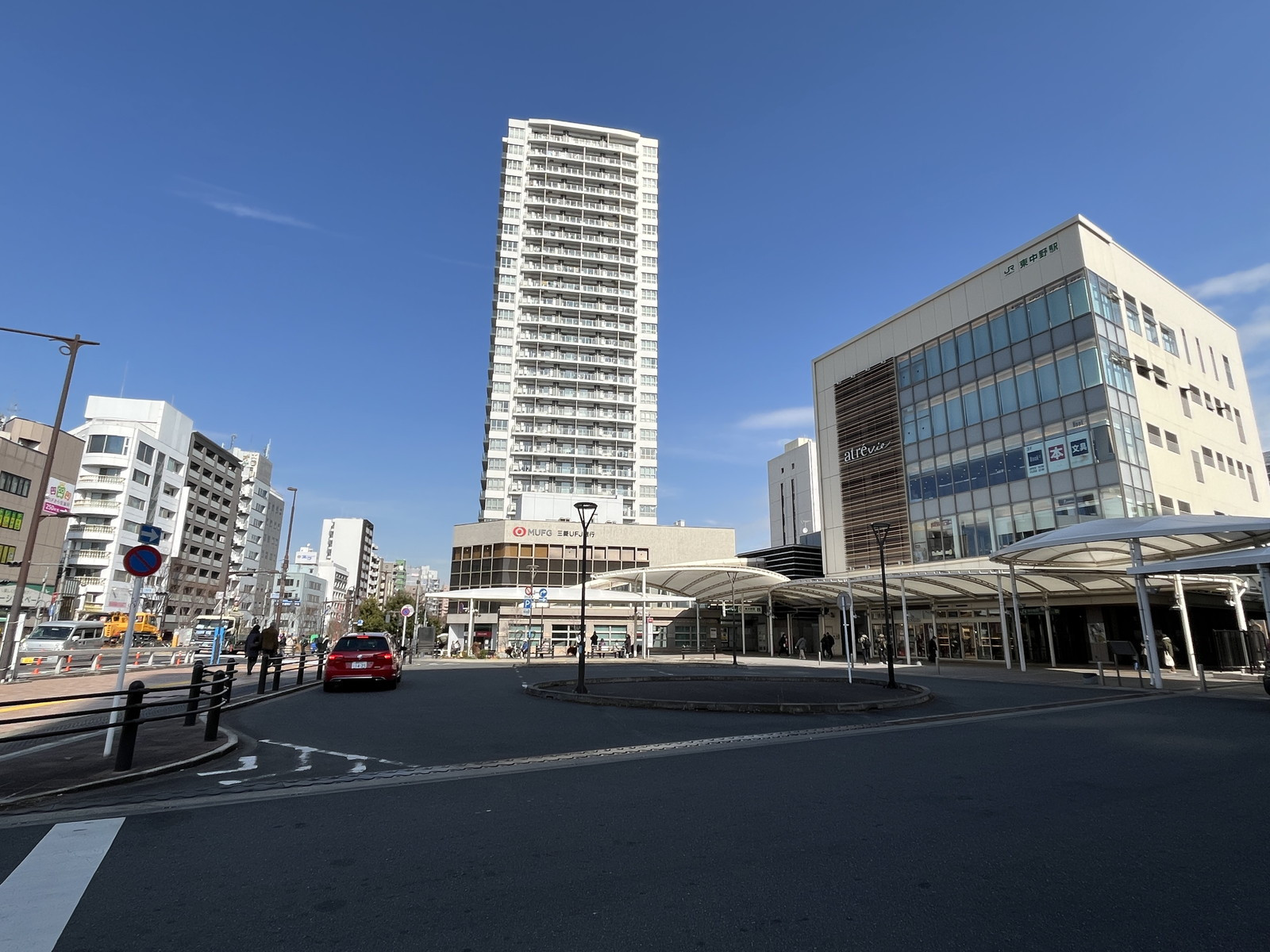 最寄りの「東中野駅」