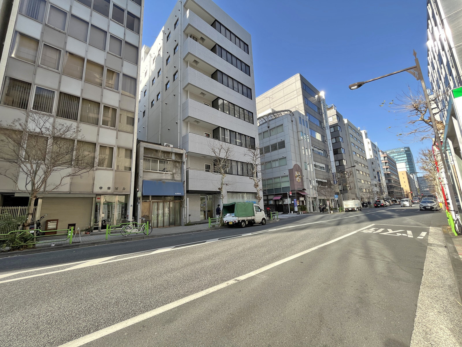 幸和ビル前面の平成通り