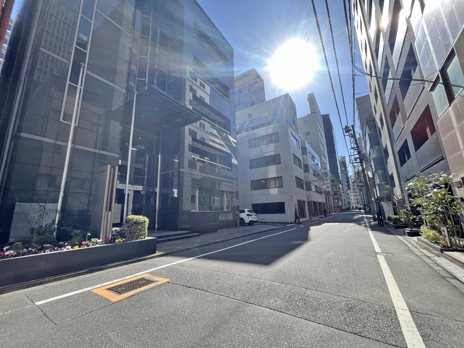 アド京橋ビル前面通り