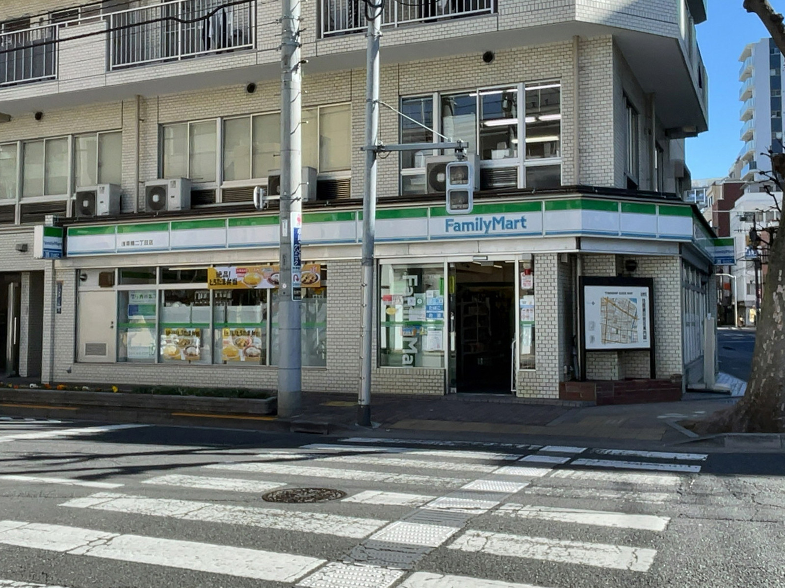 徒歩2分のファミリーマート 浅草橋二丁目店