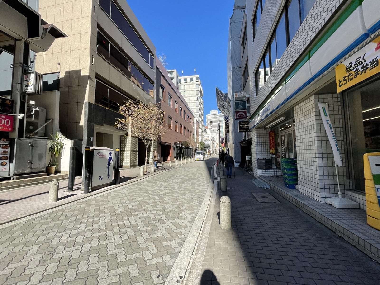 赤坂中川ビルディング前面の通り