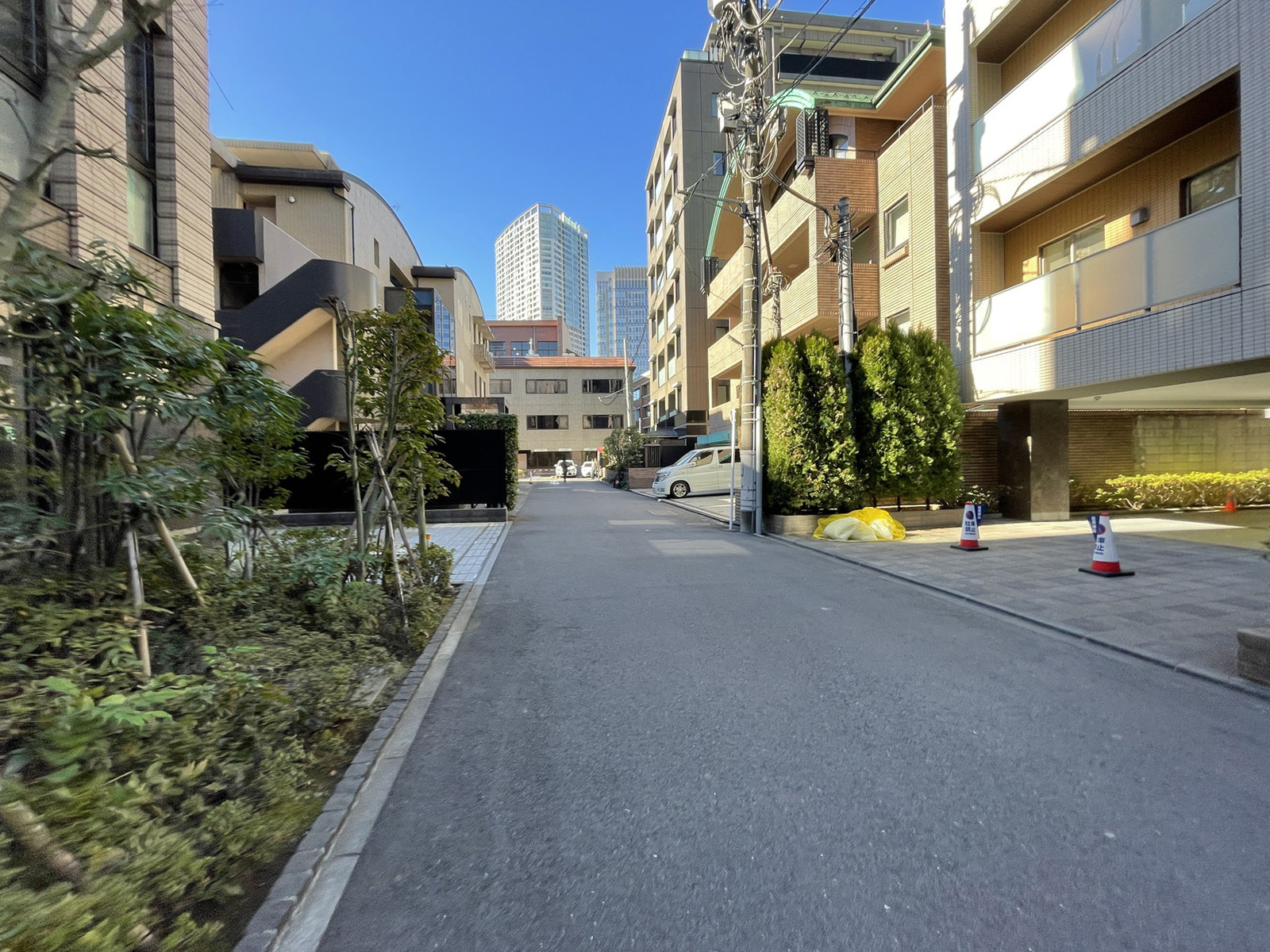 H&K赤坂レジデンス前面の通り