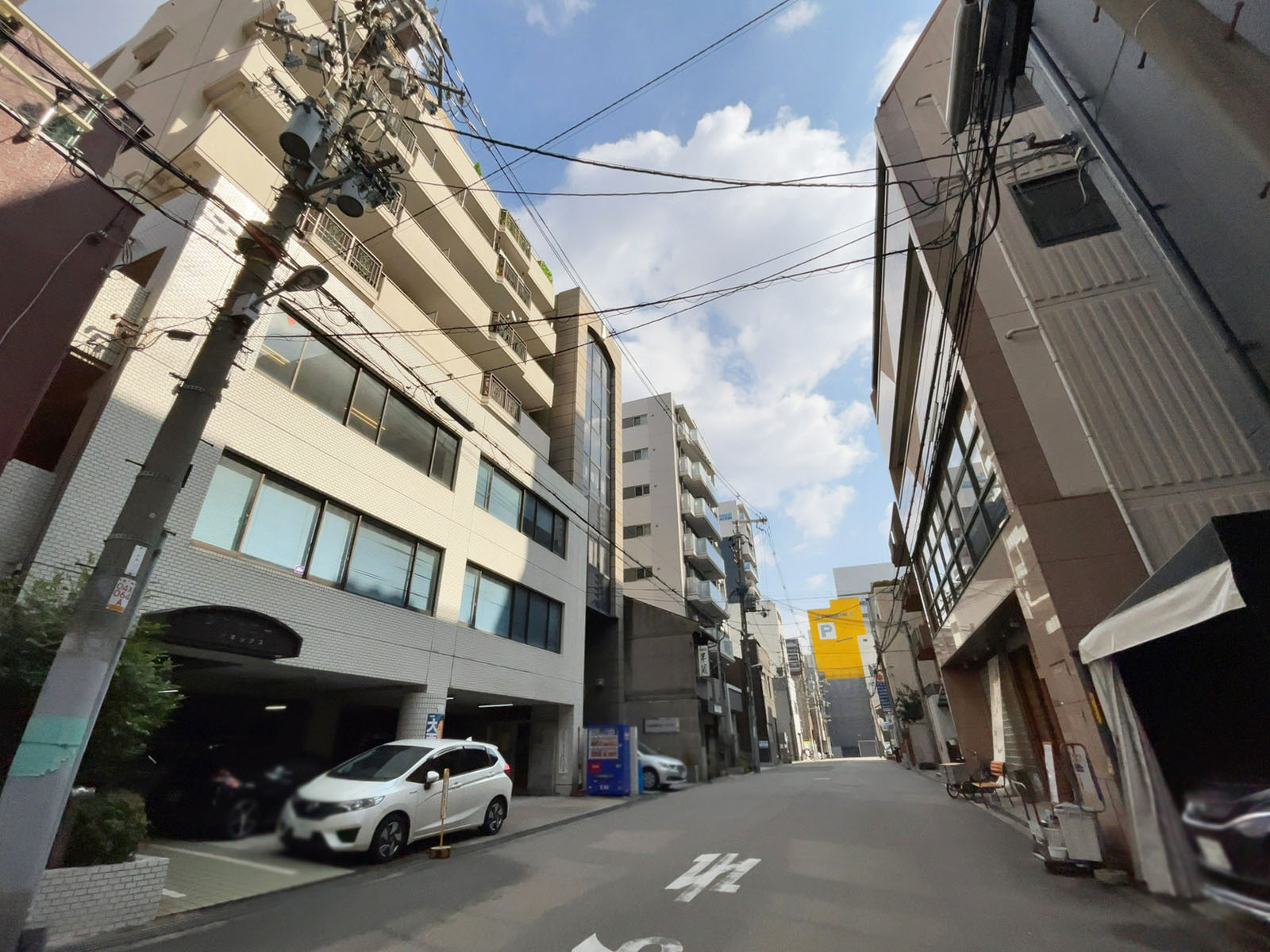 シンホニーアネックス前面の通り