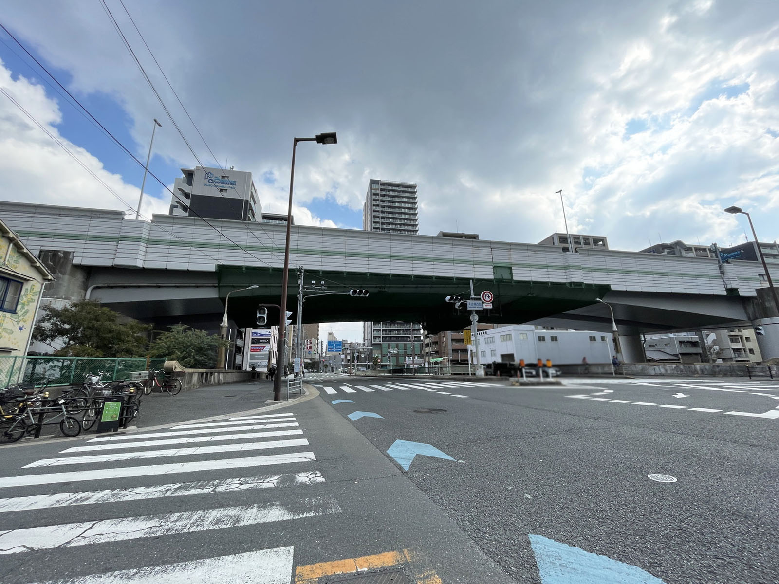 リプロ南船場ビル財法ビル8前面の通り