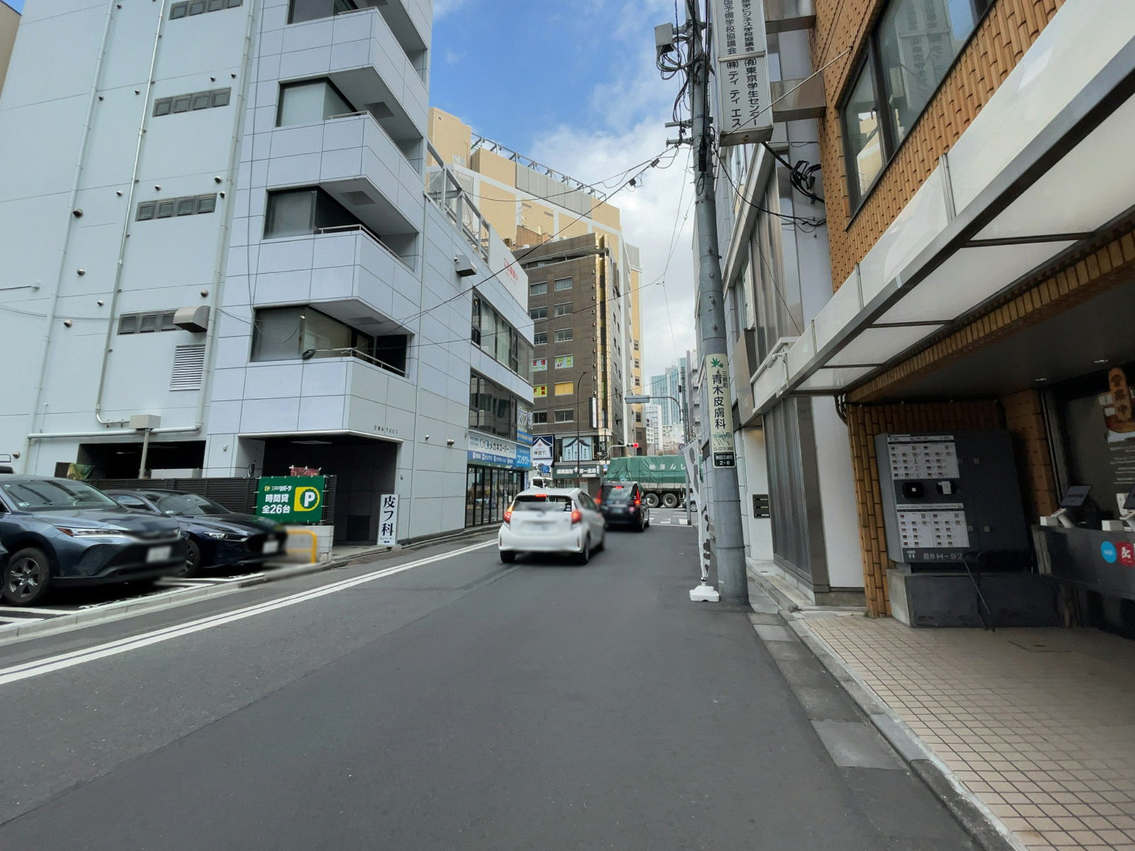 ケープビル前面の通り