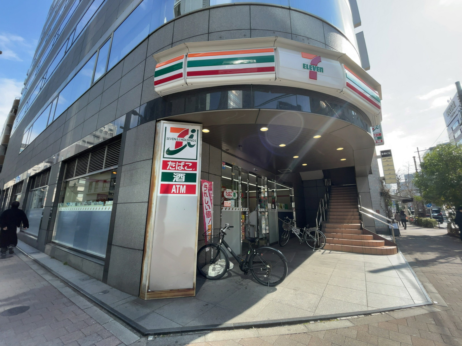 徒歩1分のセブンイレブン 神田専大通り店