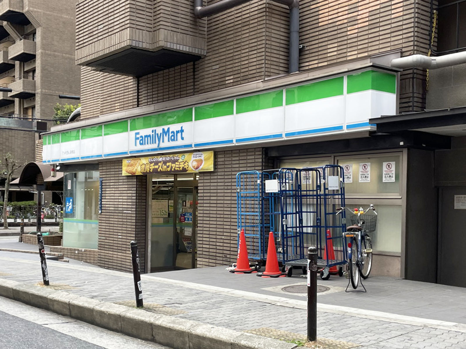 付近のファミリーマート アメ村西心斎橋店