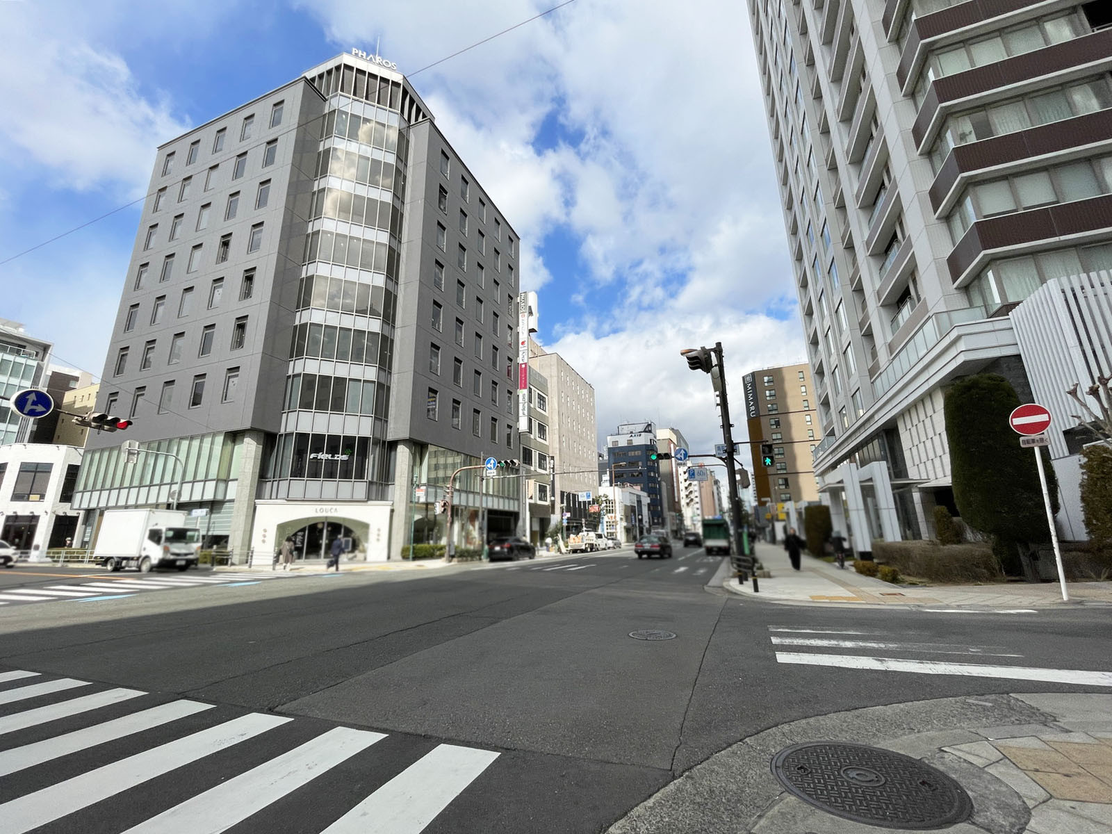 なんばスミソウビル前面の通り