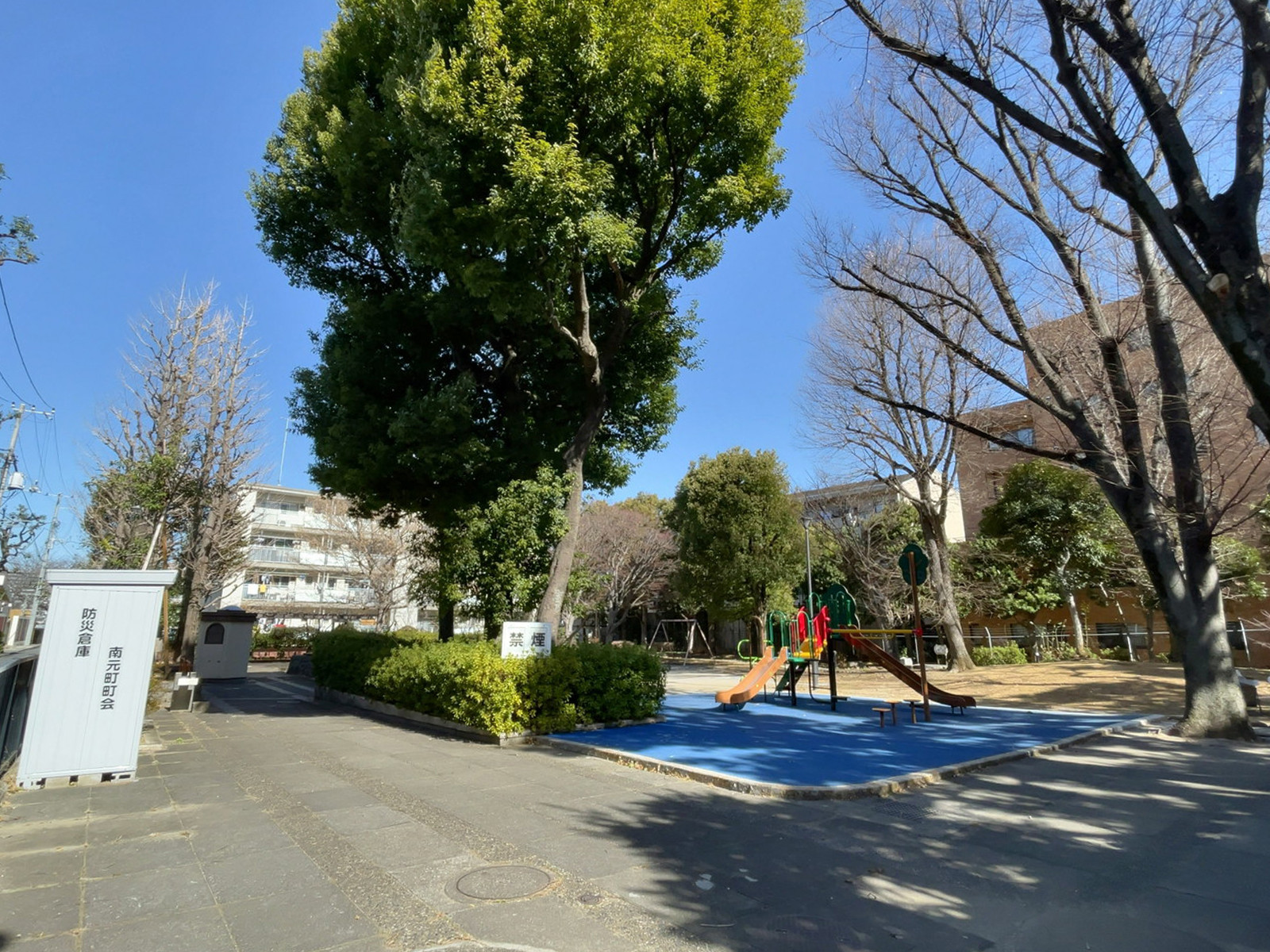 徒歩3分のもとまち公園