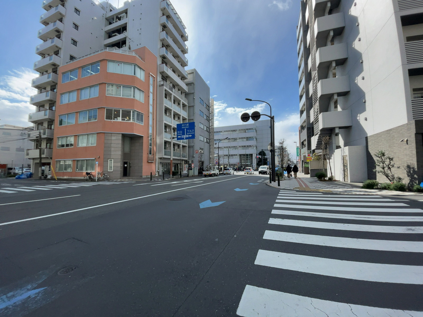NSビル前面の通り