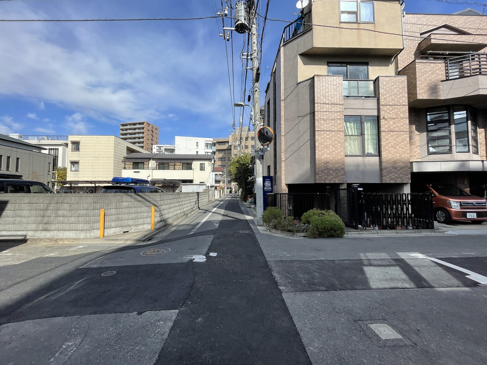周辺は落ち着いた住宅エリア