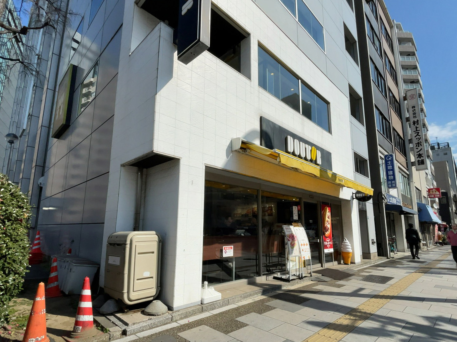 付近のドトールコーヒーショップ 上野浅草通り店