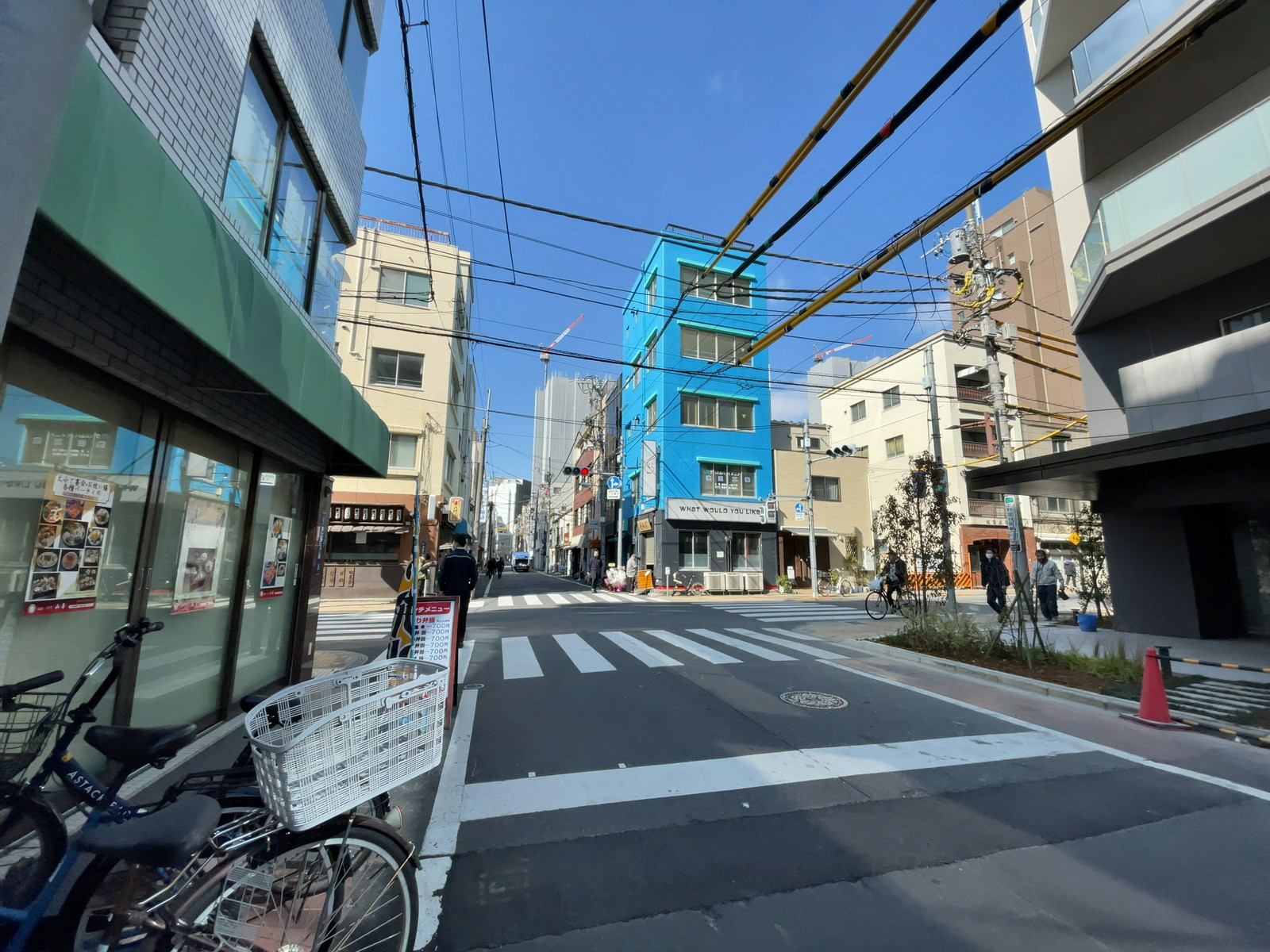 矢口ビル前面の通り