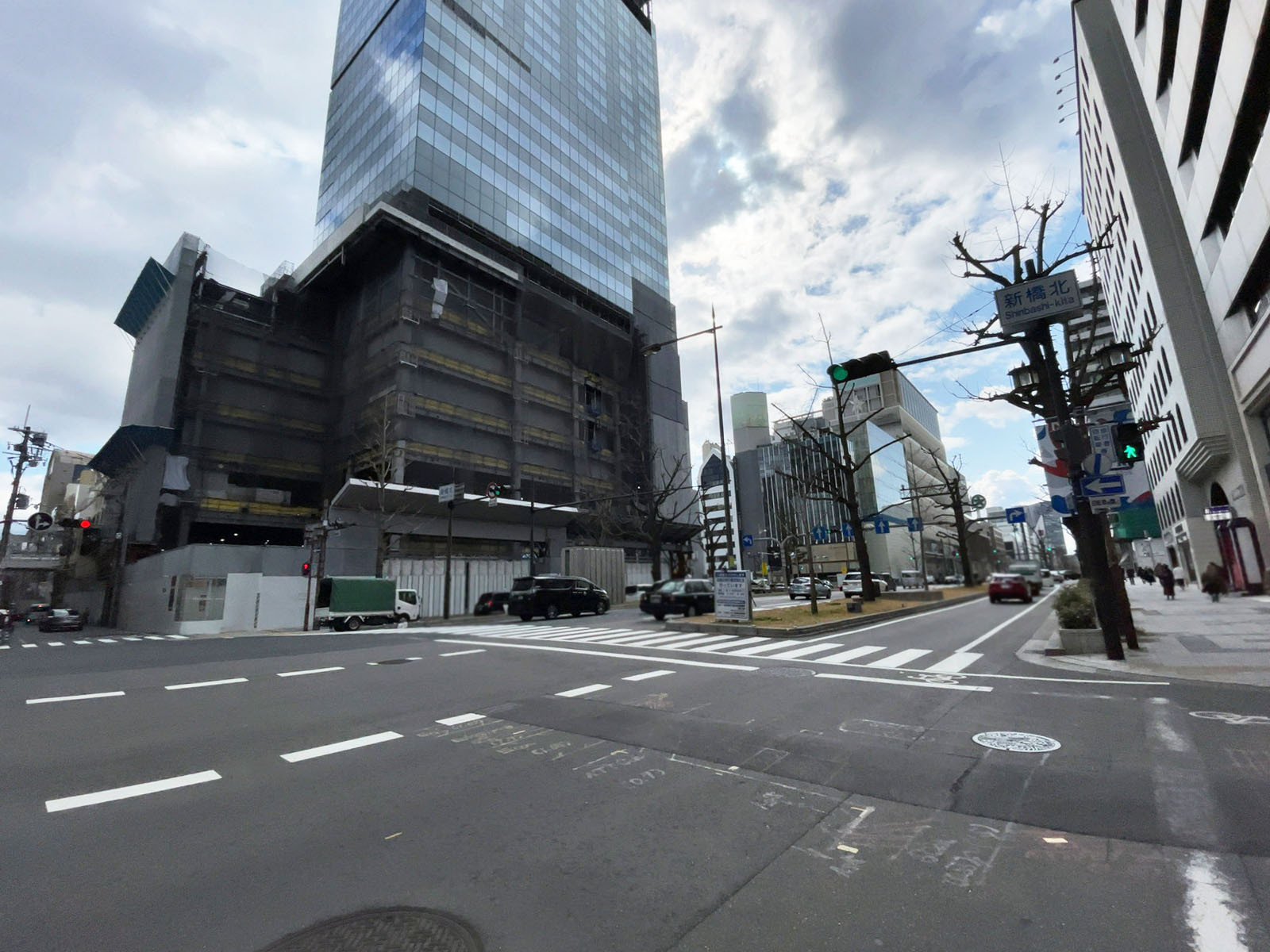 大阪豊田ビル前面の通り