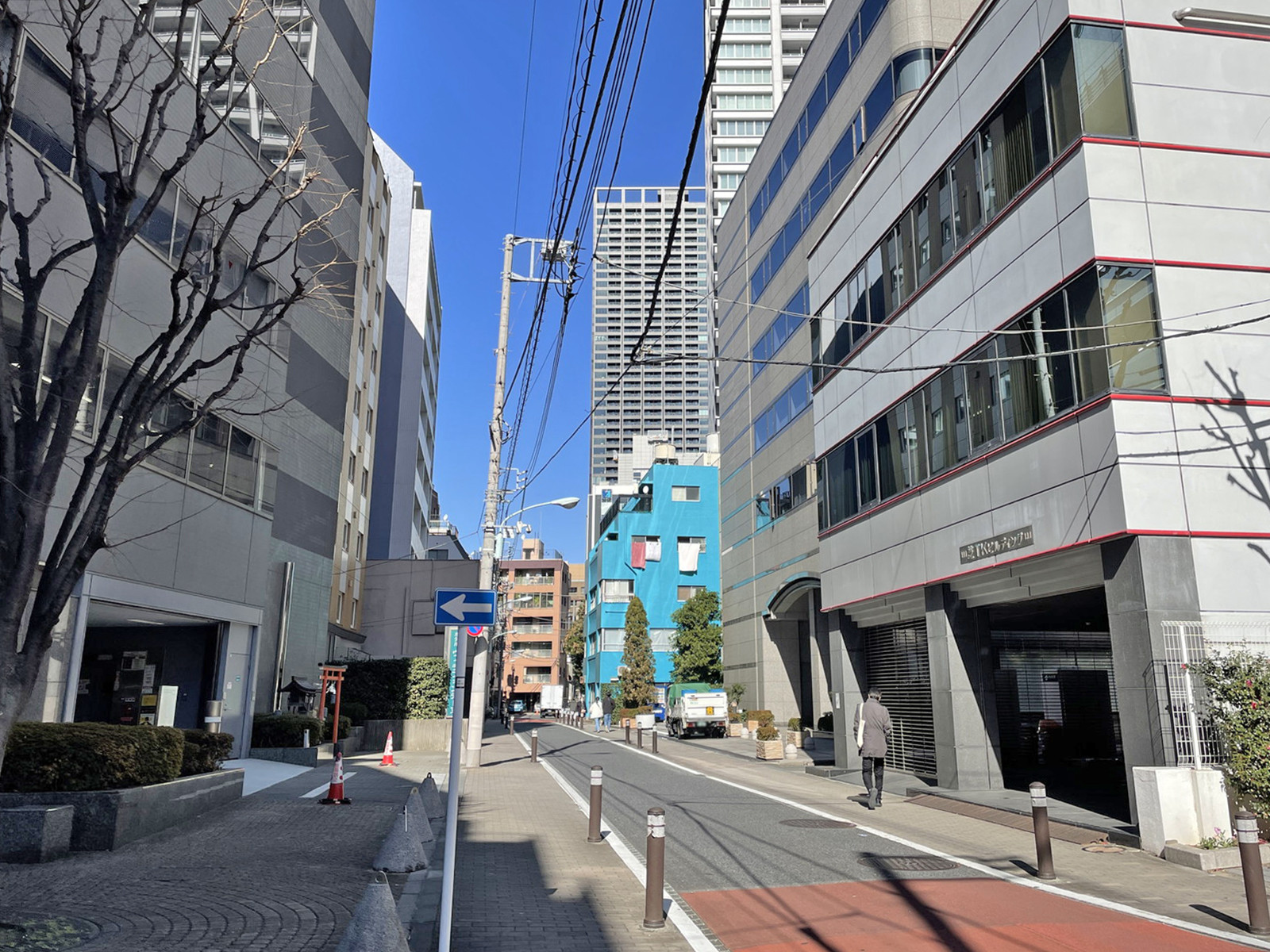 芝マツラビル前面の通り