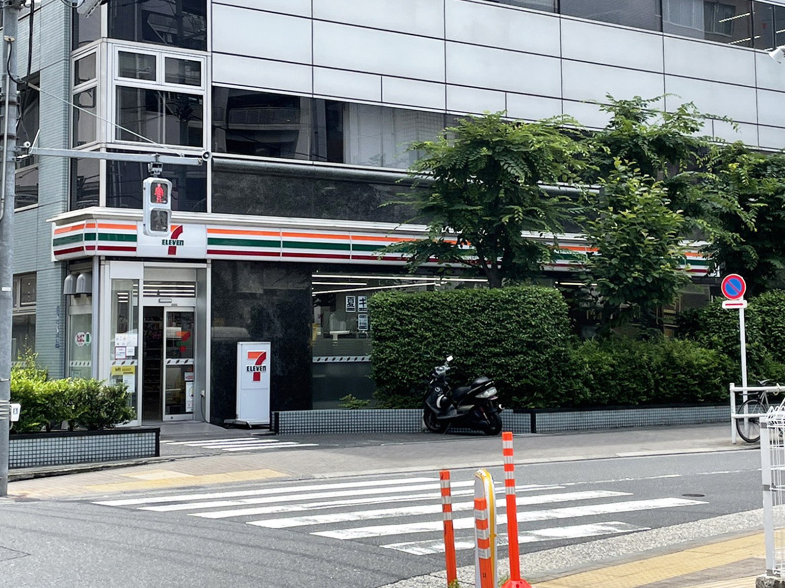 至近のセブン-イレブン 港区芝1丁目店