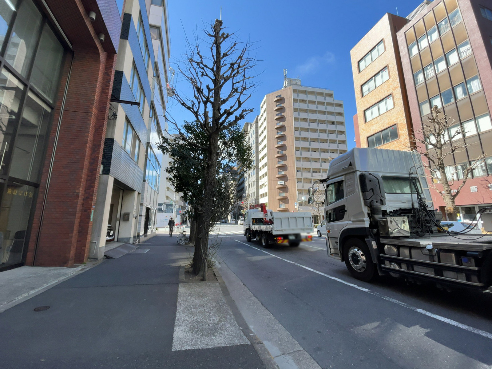 KSビル前面の通り