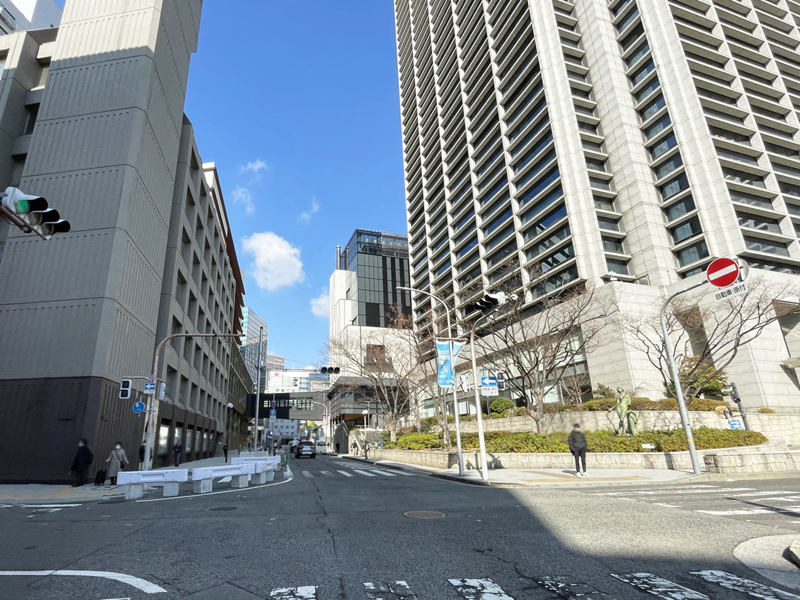 神戸パークサイドビル前面の通り