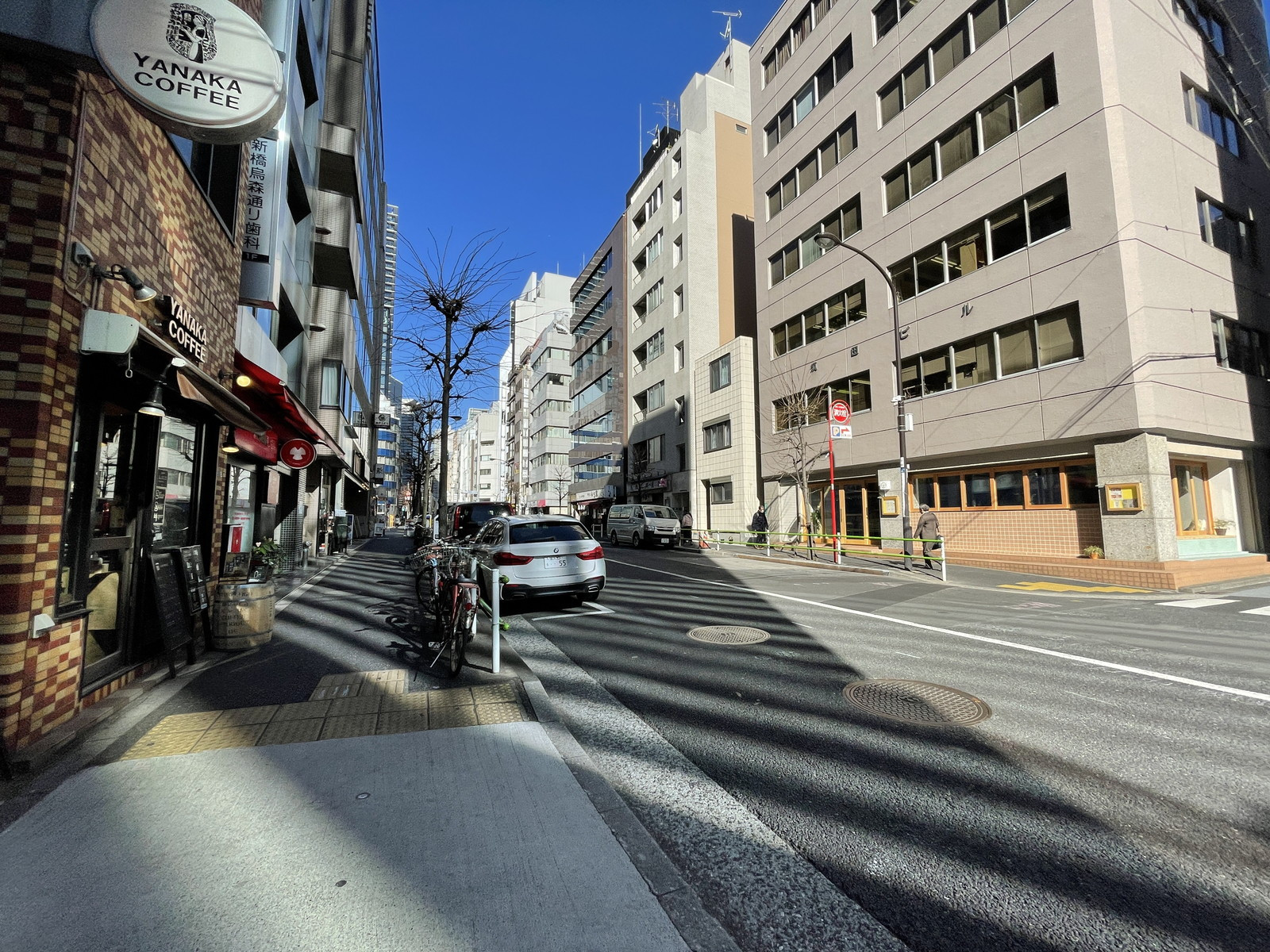 ザイマックス西新橋ビル前面の通り