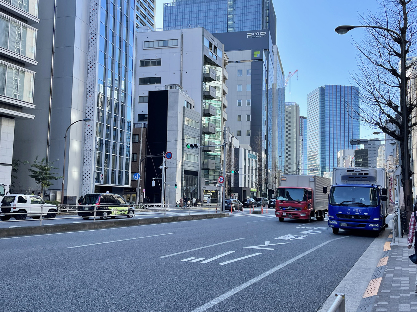 田町ハラビル前面の第一京浜