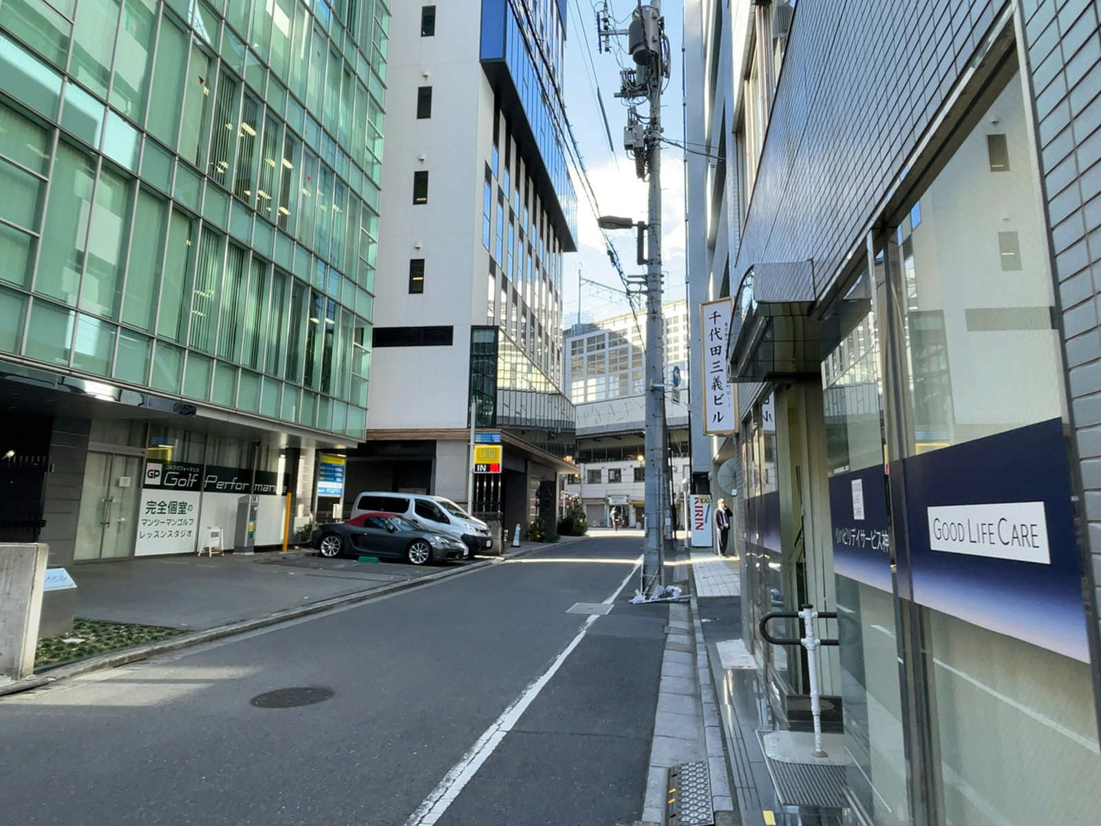 千代田三義ビル前面の通り