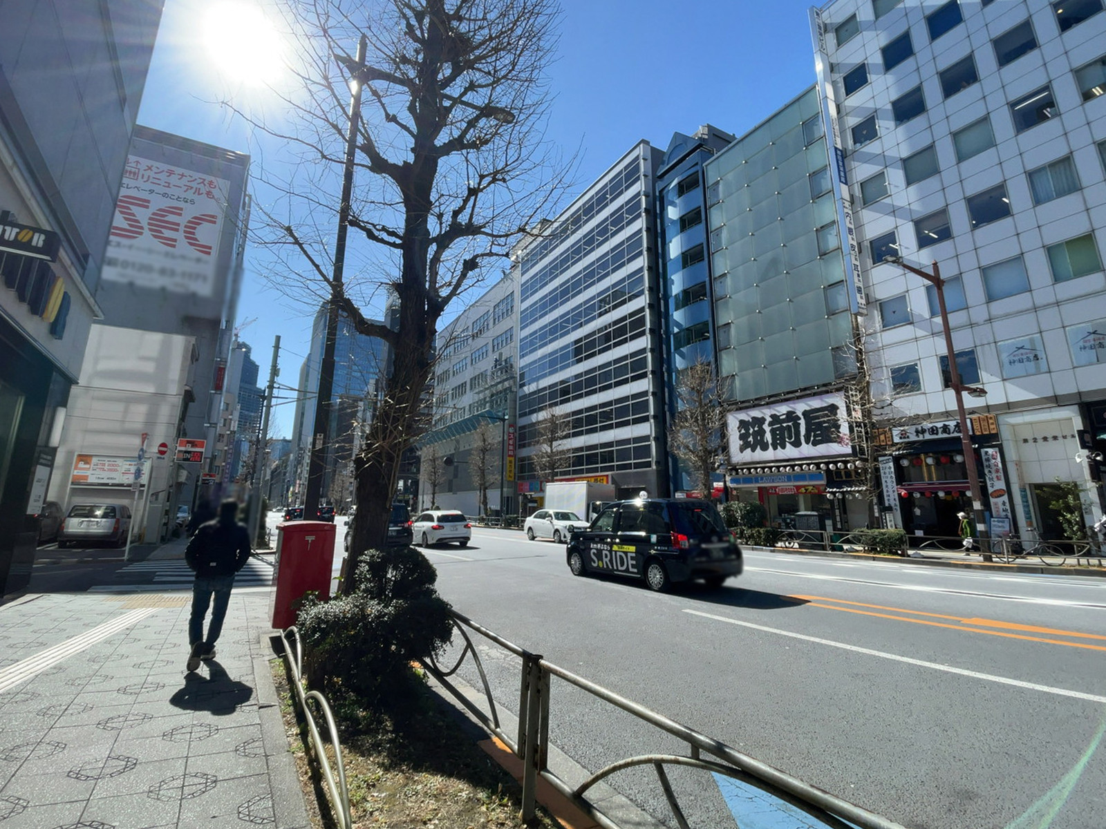 堀内ビルディング前面の通り