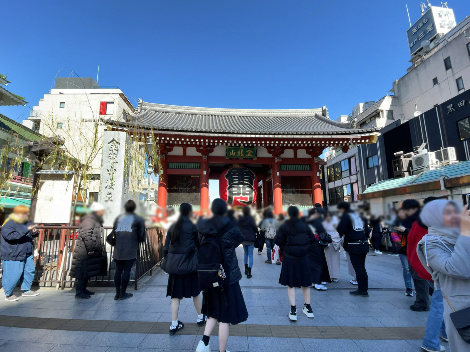 至近の浅草寺 雷門