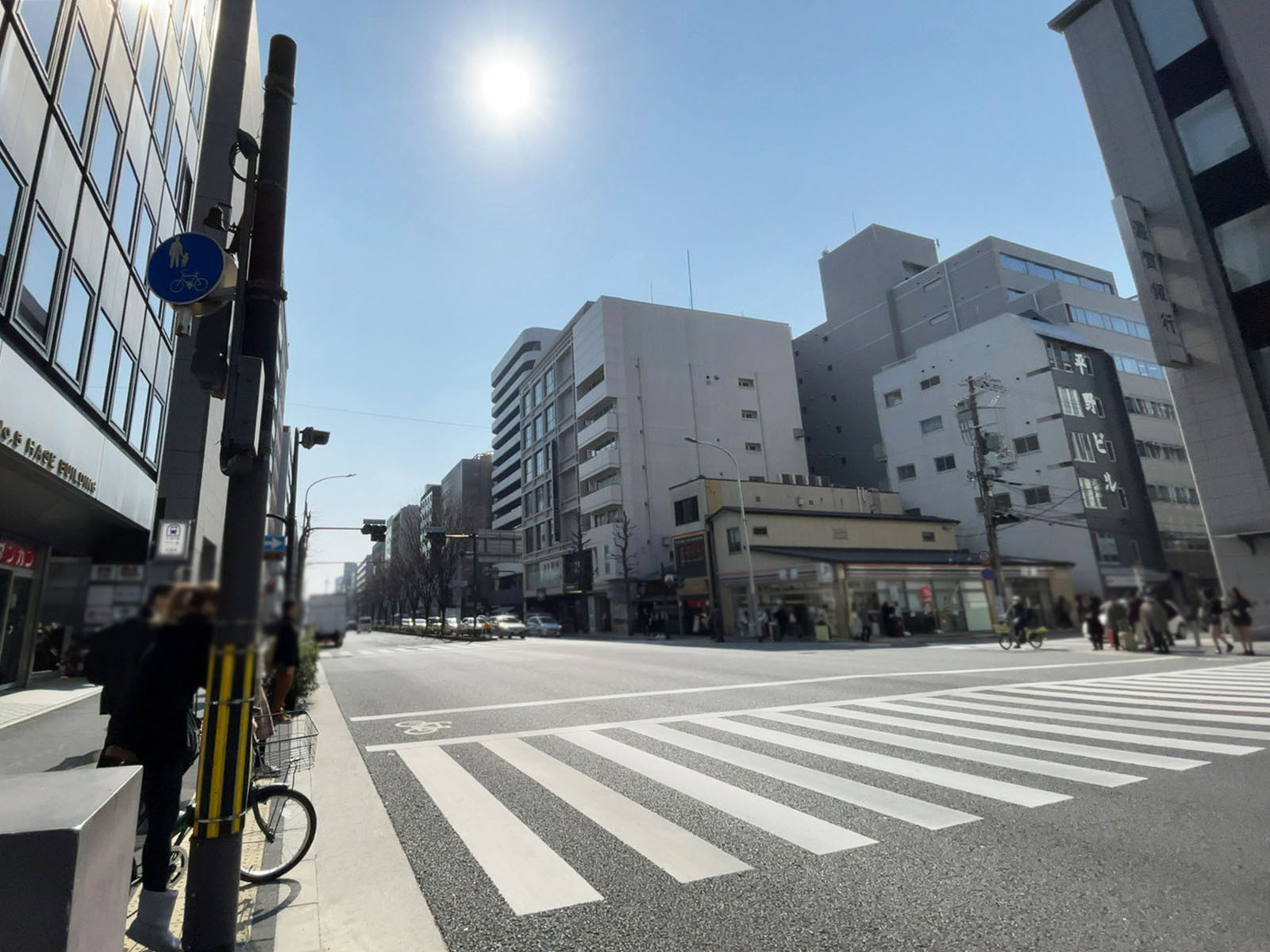 東京建物四条烏丸ビル WEST前面の通り
