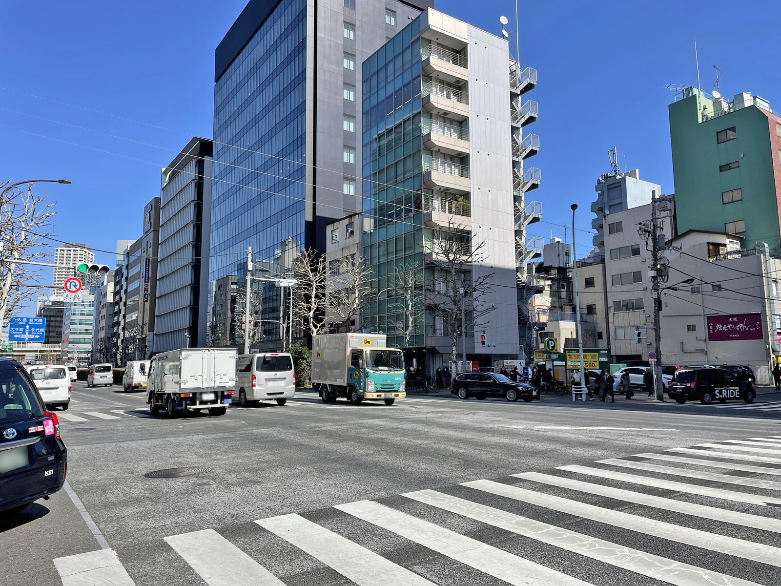NIビル前面の新大橋通り