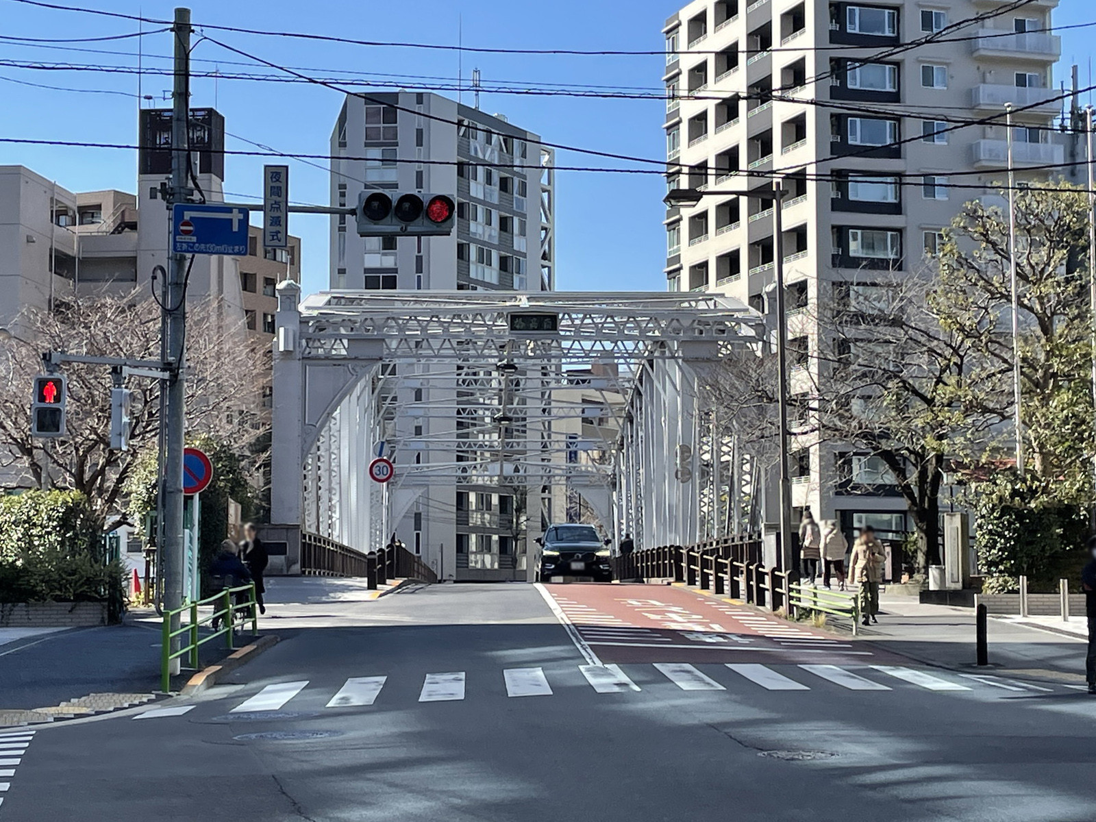 八丁堀トーセイビル前面の通り