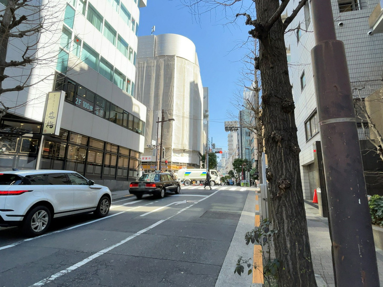 紀尾井町コートビル前面の通り