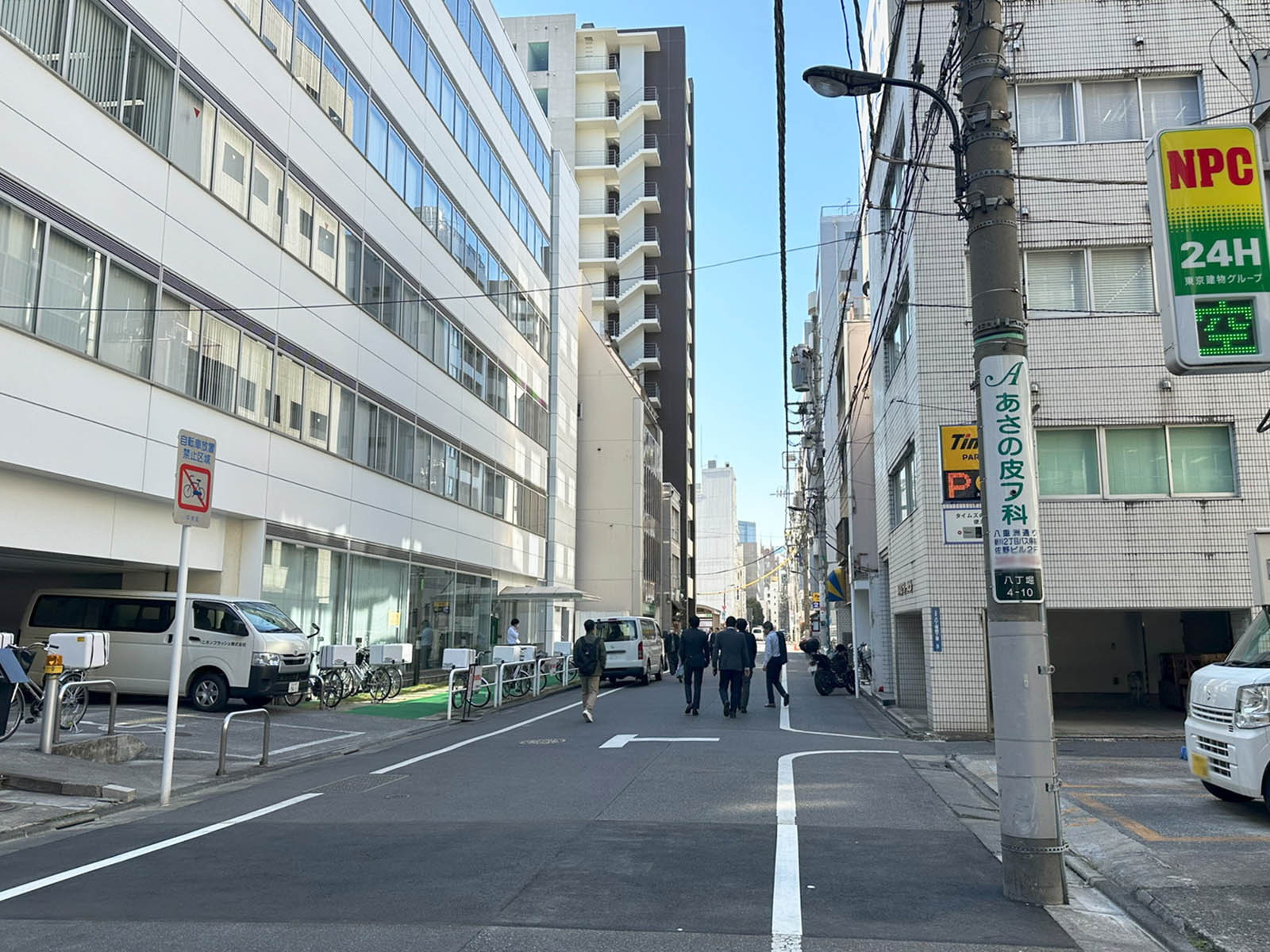 神谷ビル前面の通り